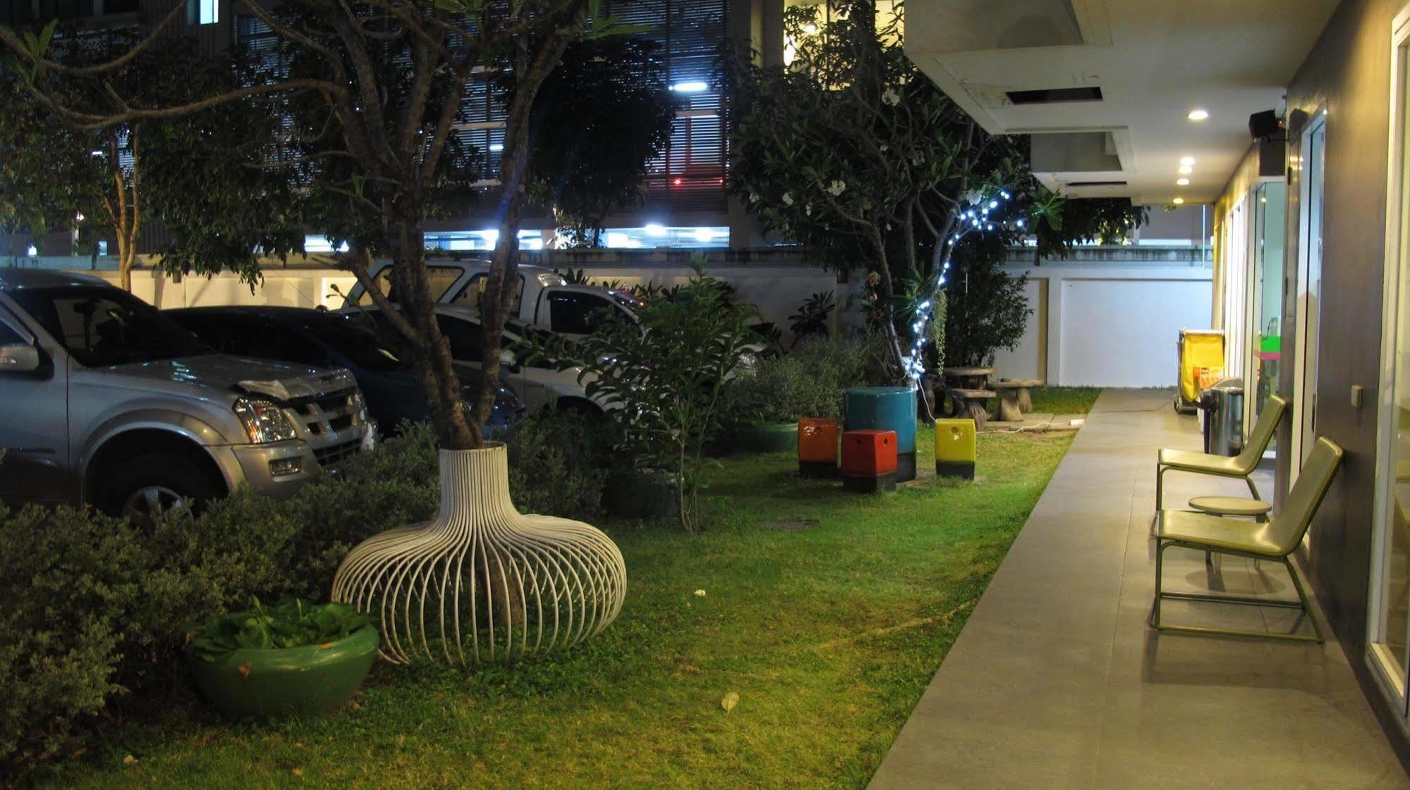 U431 Chaengwattana Hotel Nonthaburi Exterior foto