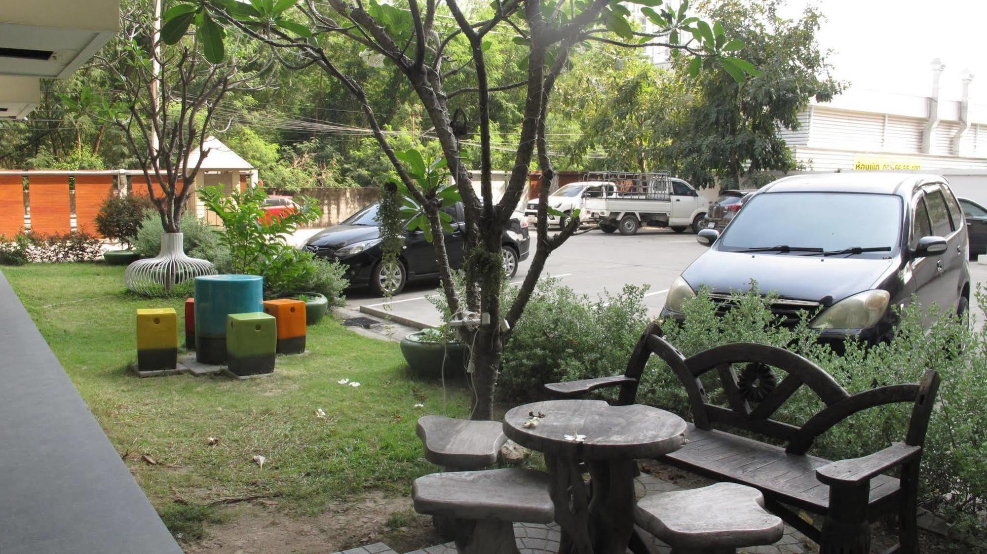 U431 Chaengwattana Hotel Nonthaburi Exterior foto